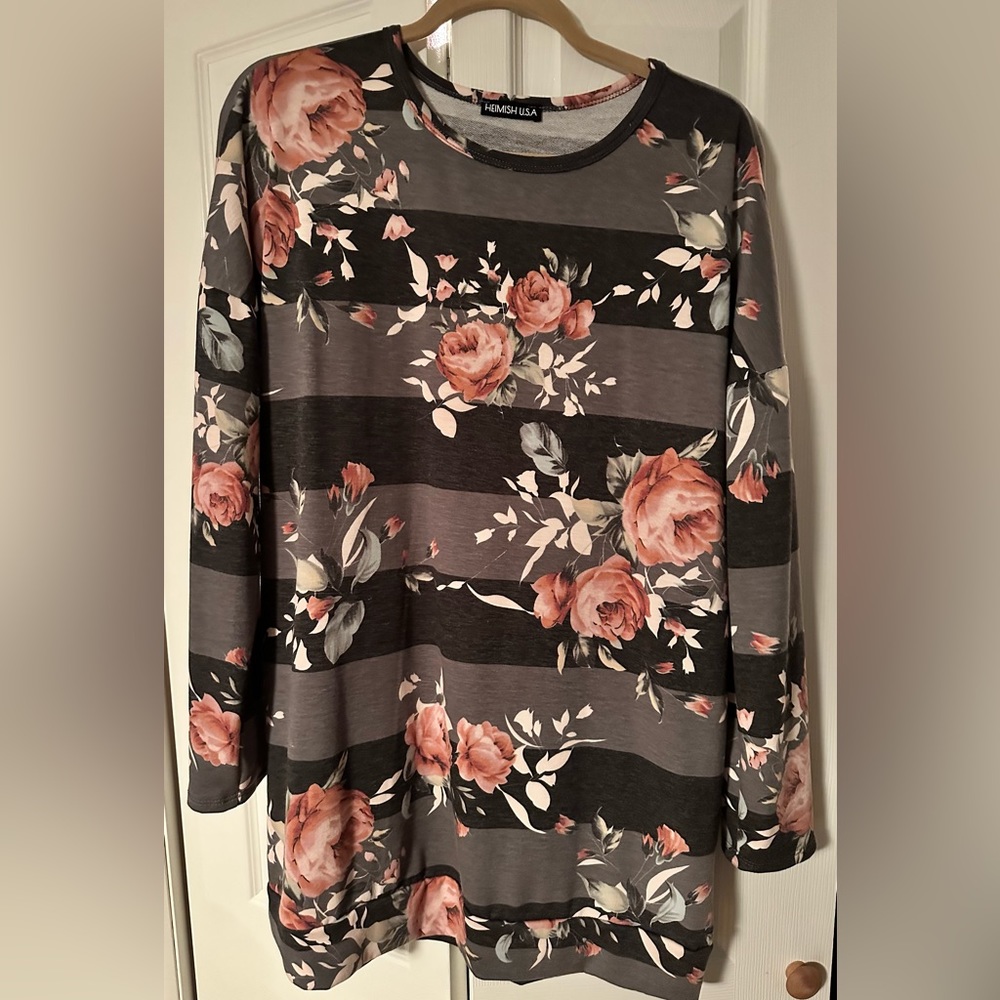 Romancing the Floral French Terry Tunic Top with Pockets